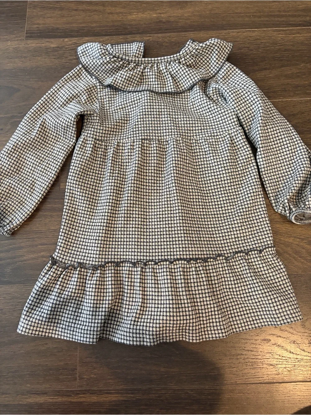 Zara Girls size 5-6 bundle two dresses, one long sleeve top, and two shorts